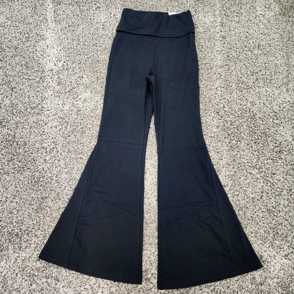 Offline by Aerie Black OG Super Flare Leggings Size S Short NWT